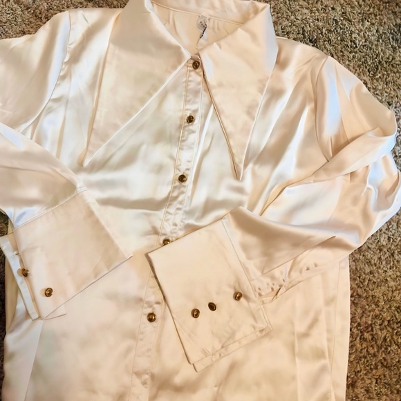 Avantlook Tops - Avantlook Cream Satin Blouse Size Large